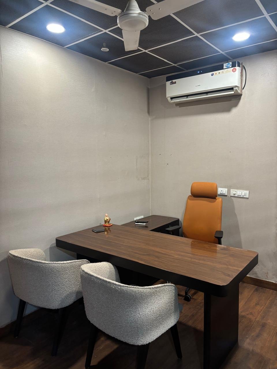 Fully Furnished Office Space